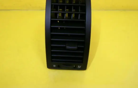 Volkswagen Polo IV 9N3 Dashboard side air vent grill/cover trim 6Q0819704