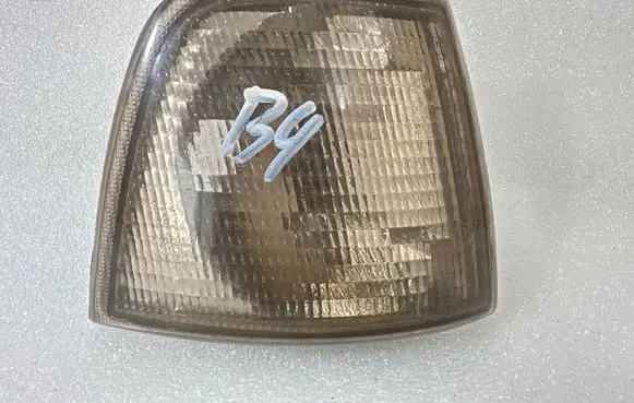 Audi 80 90 S2 B4 Front indicator light 0084411505R