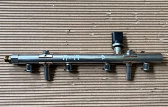 Audi A1 Fuel main line pipe 06K133317G 1724730995 06J906051F