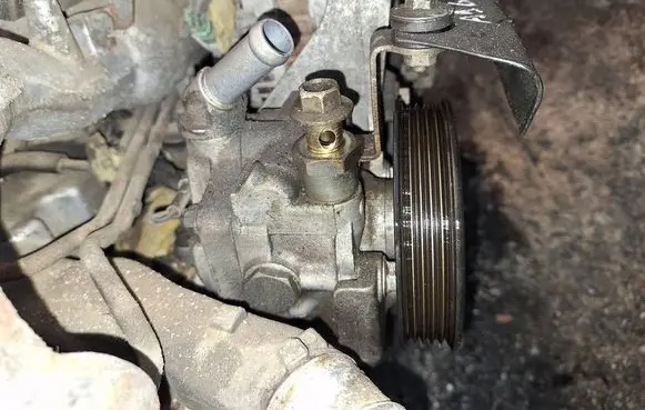 Subaru Forester SG Power steering pump