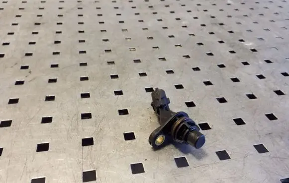 Ford Focus Camshaft position sensor CM5112K073BA