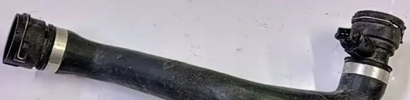 BMW 5 E39 Engine coolant pipe/hose