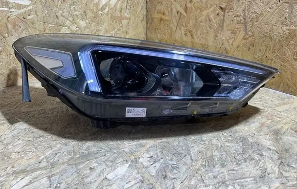 Hyundai Tucson TL Headlight/headlamp 92102D7500 3495307