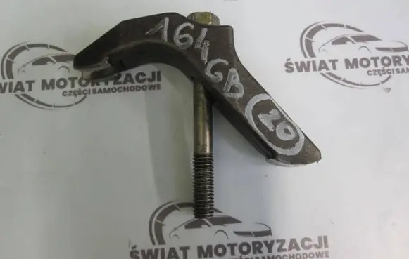 Nissan Terrano Fuel Injector clamp holder 