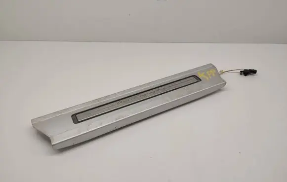 Front sill trim cover