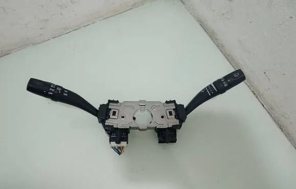 Hyundai Santa Fe Indicator stalk 202004727