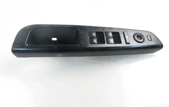KIA Ceed Electric window control switch 823511H020