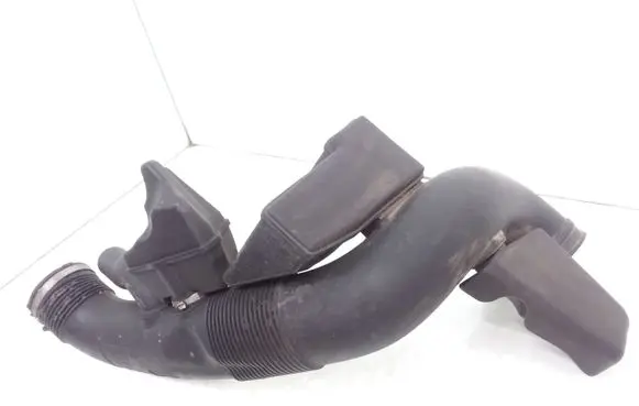 Volvo XC70 Air intake duct part 30745348 6896484