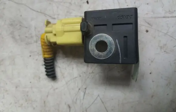 Honda FR-V Airbag deployment crash/impact sensor 77970