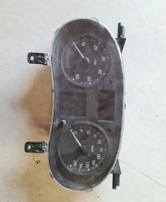 Renault Trafic II (X83) Speedometer (instrument cluster) 28112374B 281177147 P8200283194