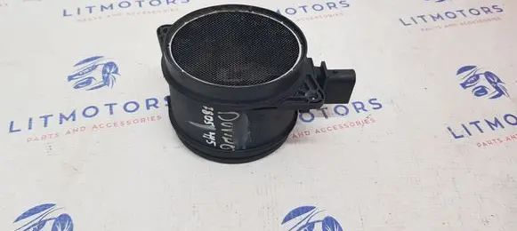 BMW 5 E60 E61 Mass air flow meter 7805415