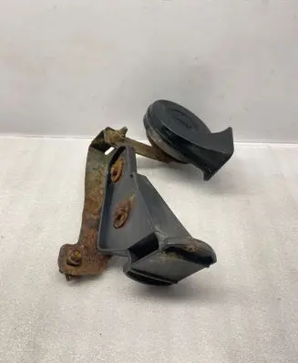 BMW 7 E38 Horn signal E335717 73345 CH2035