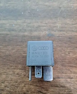 Audi A4 S4 B5 8D Other relay 8D0951253 V23134J52X300