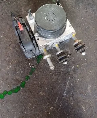 Skoda Fabia Mk2 (5J) ABS control unit/module 6R0907379AB 6R0907379S