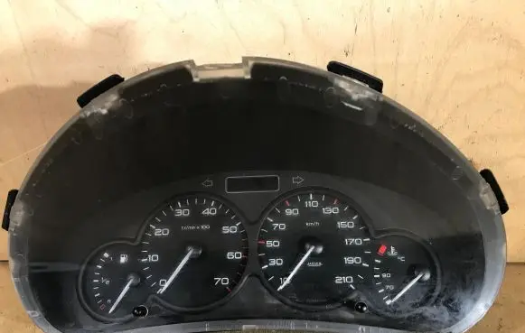 Peugeot Partner Speedometer (instrument cluster) 9662745180