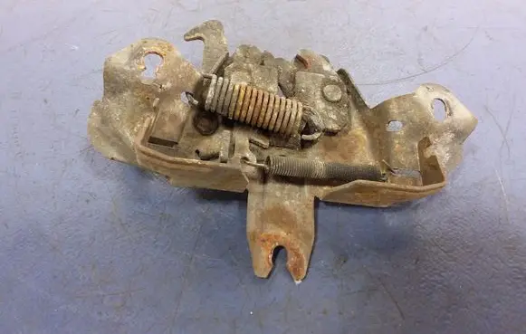 Mitsubishi Eclipse Engine bonnet/hood lock/catch