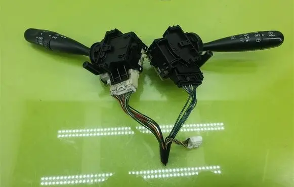 Toyota Yaris Indicator stalk 173647