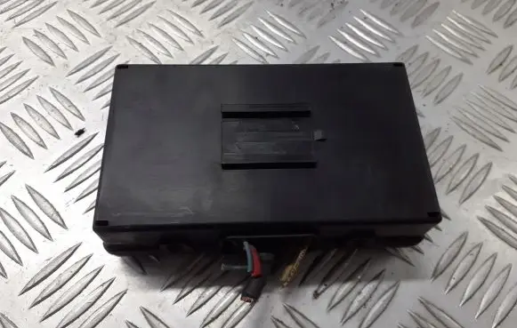 Peugeot 307 Relay mounting block 