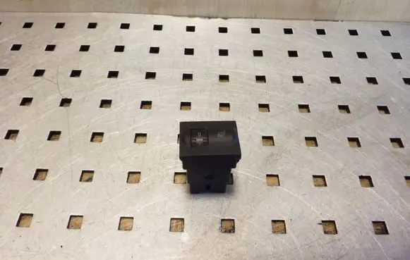 Skoda Fabia Mk1 (6Y) Seat heating switch 6Y0953563A