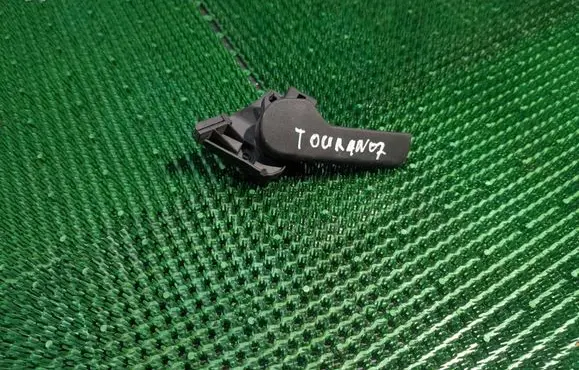 Volkswagen Touran I Engine bonnet (hood) release handle 1J1823533C