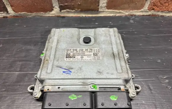 Mercedes-Benz Sprinter W906 Engine control unit/module A6461503978 1039S16065 0281013565