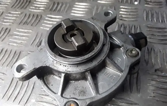 Renault Espace - Grand espace IV Vacuum pump 8200102535