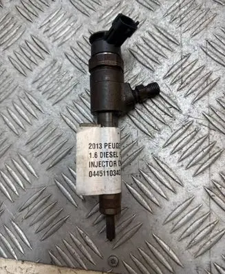Peugeot 208 I Fuel injector 2013PEG 0445110340
