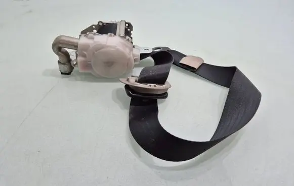Toyota Avensis T270 Front seatbelt 5257505040