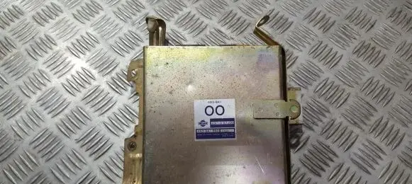 Nissan Primera Engine control unit/module 2371057J00 493-B41550