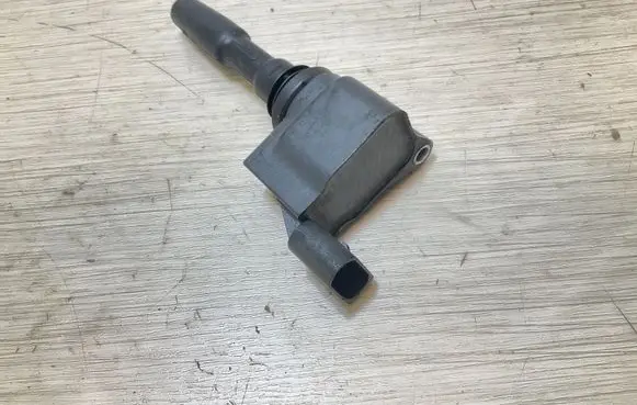 Audi Q3 F3 High voltage ignition coil 05E905110 77640004 49F81209