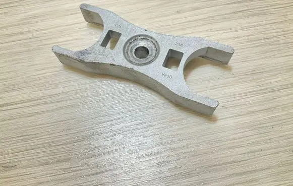 Audi Q3 8U Fuel Injector clamp holder 04L216