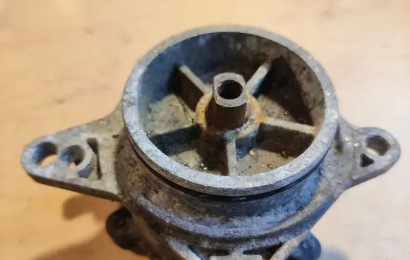 BMW 3 E46 Vacuum pump 2249939 20915 961108855