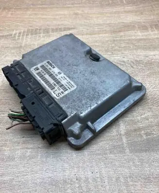 Opel Astra G Engine control unit/module ECU 90589736 0281001670Used