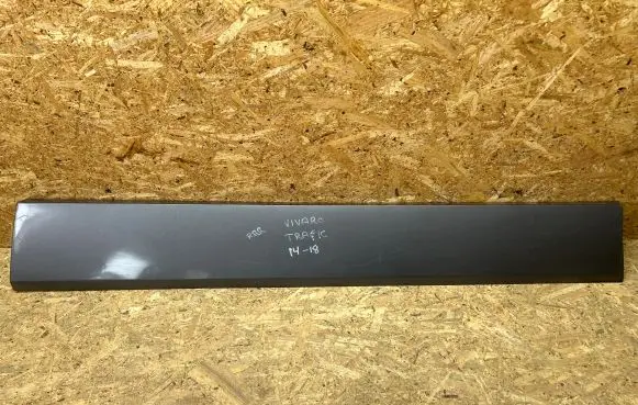 Opel Vivaro Sliding door trim (molding) 93453569 768555976R