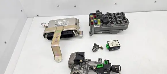 Honda Civic Engine ECU kit and lock set 37820PLZE10
