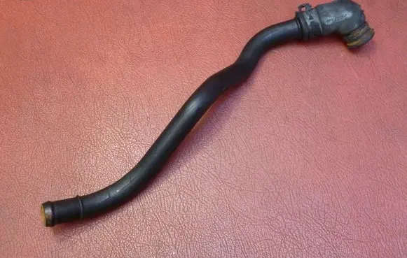Ford Mondeo Mk III Engine coolant pipe/hose 2S718B081