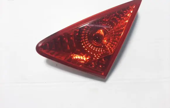 Tailgate rear/tail lights
