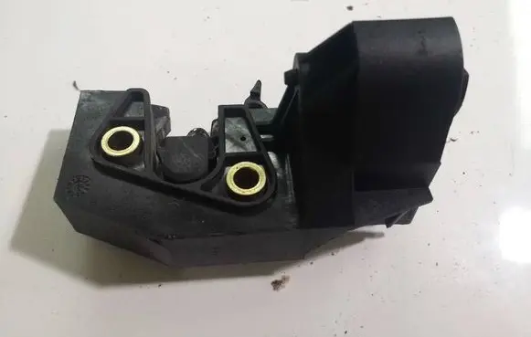 Volkswagen PASSAT B5 Seat back rest lock catch 
