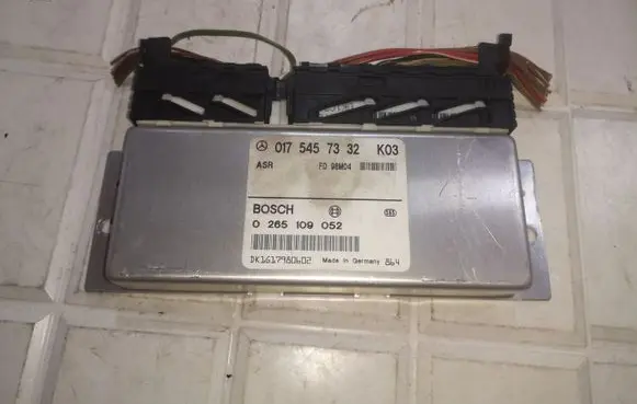 Mercedes-Benz E W210 ABS control unit/module 0175457332 0265109052