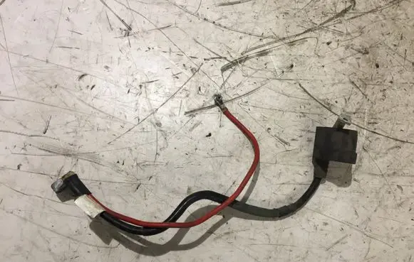 Volkswagen Touran I Positive cable (battery)