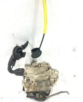 Audi A6 S6 C6 4F Rear door lock 4F0839015