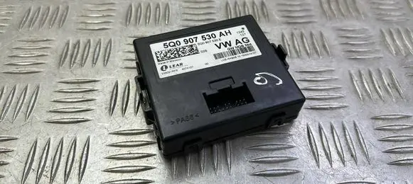 Audi A3 S3 8V Gateway control module 5Q0907530AH 5Q0907530E