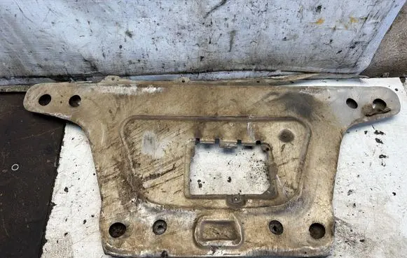 BMW 3 E46 Engine splash shield/under tray 7028433