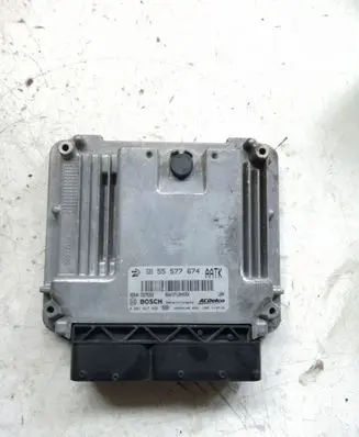 Opel Insignia A Engine control unit/module 55577674 0281017452 55575350