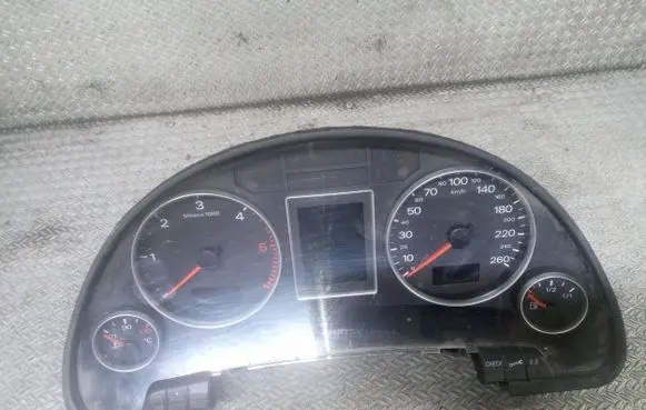 Audi A4 S4 B7 8E 8H Speedometer (instrument cluster) 8E0920931P