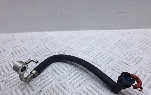 Toyota Avensis T250 Fuel injector supply line/pipe 2390126010