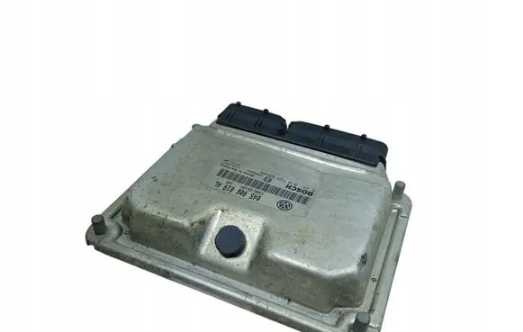 Volkswagen Polo Engine control unit/module 0281010698 045906019AL 28SA5441