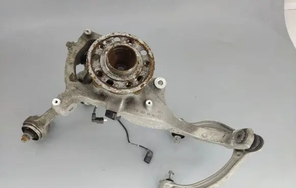 Mercedes-Benz E W213 Front wheel hub A2133324800 A2135403605
