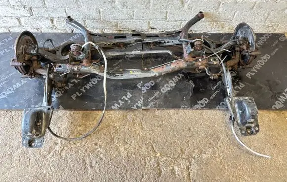 Volkswagen Jetta V Rear axle beam 