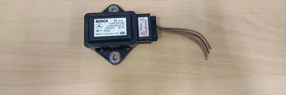 Mercedes-Benz SL R230 ESP acceleration yaw rate sensor A0025426618 0027870 0265005246